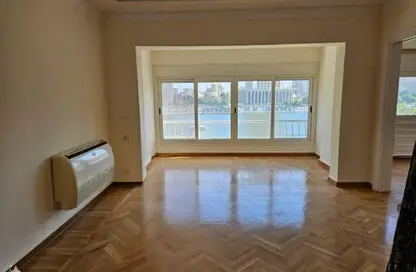 Apartment - 3 Bedrooms - 3 Bathrooms for rent in Zamalek - Cairo