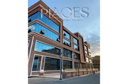 Shop - Studio - 4 Bathrooms for rent in V90 - North Teseen St. - The 5th Settlement - New Cairo City - Cairo