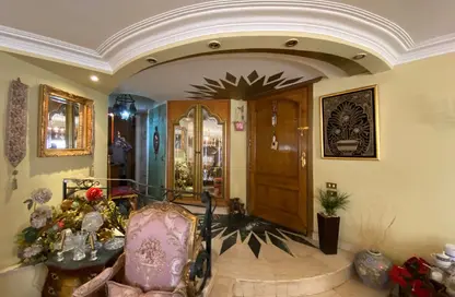 Apartment - 3 Bedrooms - 3 Bathrooms for sale in Ard El Golf - Heliopolis - Masr El Gedida - Cairo