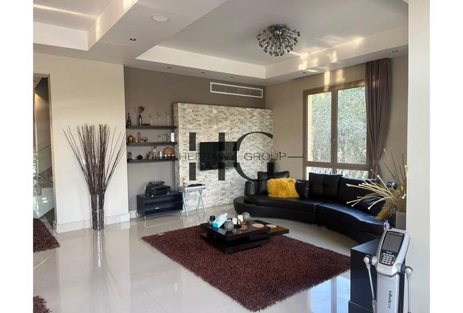 7981924 - Property Image 2