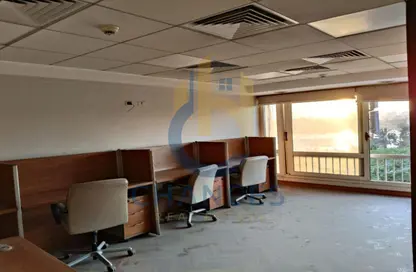 Apartment - 4 Bedrooms - 3 Bathrooms for sale in Cornish El Nile St. - Maadi - Hay El Maadi - Cairo