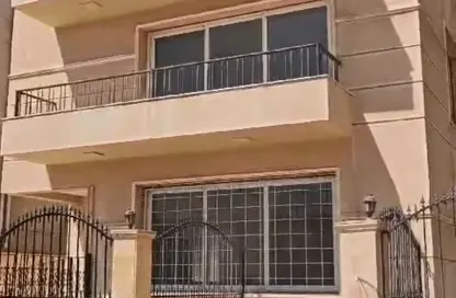 Villa - 7+ Bedrooms - 7+ Bathrooms for sale in Ganoob El Acadimia - New Cairo City - Cairo