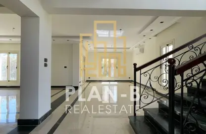 Villa - 3 Bedrooms - 4 Bathrooms for sale in Royal City - Sheikh Zayed Compounds - Sheikh Zayed City - Giza