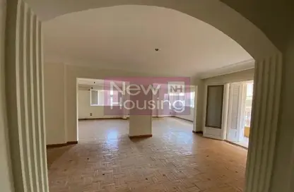 شقة - 3 غرف نوم - 2 حمامات للبيع في شارع الملك الفضل - الزمالك - القاهرة