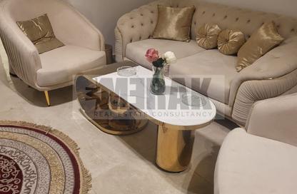 شقة - 3 غرف نوم - 2 حمامات للايجار في فيفث سكوير - التجمع الخامس - مدينة القاهرة الجديدة - القاهرة