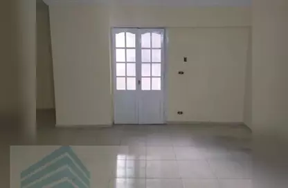 شقة - 3 غرف نوم - 1 حمام للايجار في شارع المشير احمد اسماعيل - سيدي جابر - حي شرق - الاسكندرية