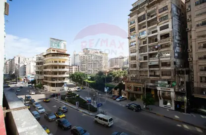 شقة - 5 غرف نوم - 2 حمامات للايجار في حي شرق - الاسكندرية