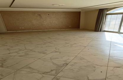 شقة - 4 غرف نوم - 3 حمامات للايجار في شارع عبد المنعم رياض - المهندسين - الجيزة