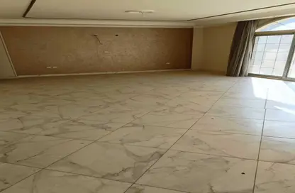 Apartment - 4 Bedrooms - 3 Bathrooms for rent in Abdel Moneim Riad St. - Mohandessin - Giza