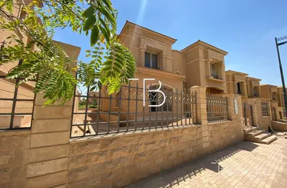 فيلا - 5 غرف نوم - 6 حمامات للبيع في رويال ميدوز - كمبوندات الشيخ زايد - الشيخ زايد - الجيزة