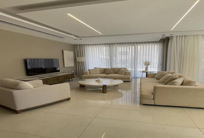 8318967 - Property Image 2