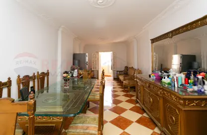 Apartment - 3 Bedrooms - 1 Bathroom for sale in Laurent - Hay Sharq - Alexandria