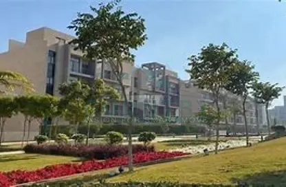 Apartment - 3 Bedrooms - 2 Bathrooms for sale in Moon Residences - Fifth Square - The 5th Settlement - New Cairo City - Cairo