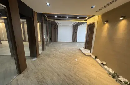 Office Space - Studio - 4 Bathrooms for rent in The portal - Beverly Hills - Sheikh Zayed Compounds - Sheikh Zayed City - Giza