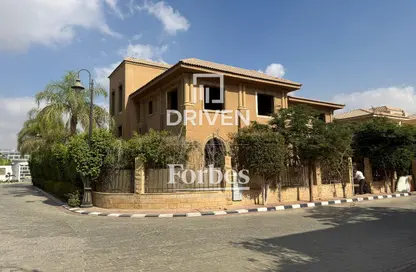Villa - 5 Bedrooms - 7 Bathrooms for sale in Royal Maxim - 5th Settlement Compounds - The 5th Settlement - New Cairo City - Cairo