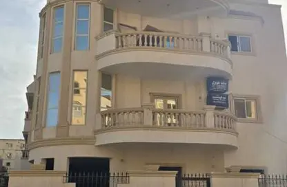 شقة - 3 غرف نوم - 3 حمامات للبيع في المجاورة الاولي - الحي الثالث غرب - مدينة الشروق - القاهرة شقة - 3 غرف نوم - 3 حمامات للبيع في المجاورة الاولي - الحي الثالث غرب - مدينة الشروق - القاهرة