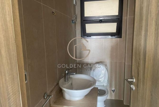 8403812 - Property Image 3