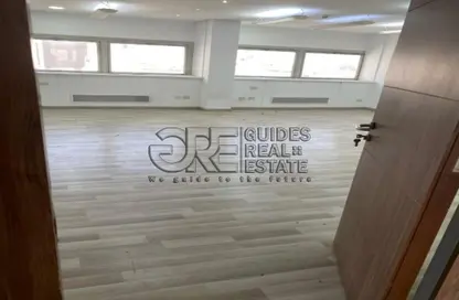 مساحات مكتبية - استوديو - 3 حمامات للايجار في شارع الملك الفضل - الزمالك - القاهرة