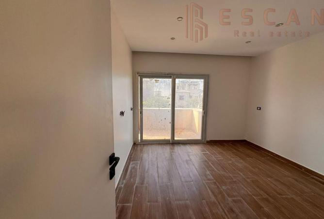 8386043 - Property Image 2