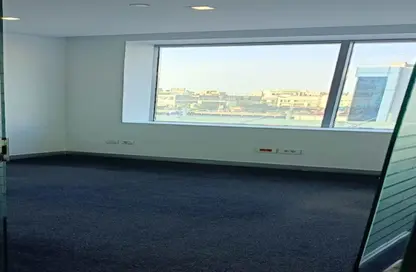 مساحات مكتبية - استوديو - 2 حمامات للايجار في شارع التسعين الجنوبي - التجمع الخامس - مدينة القاهرة الجديدة - القاهرة