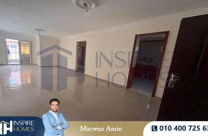 Apartment - 3 Bedrooms - 2 Bathrooms for rent in Kafr Abdo - Roushdy - Hay Sharq - Alexandria