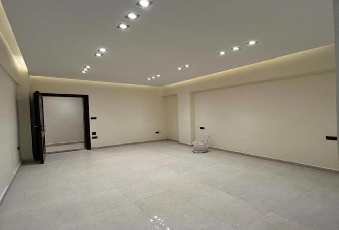 8421985 - Property Image 2