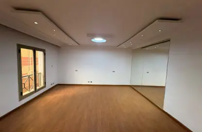 فيلا - 4 غرف نوم - 2 حمامات للايجار في الحي السابع - الشيخ زايد - الجيزة