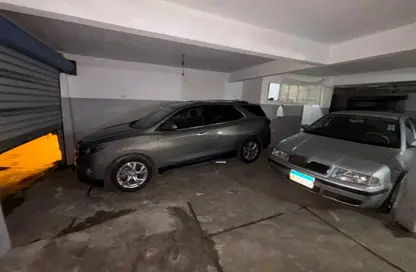 طابق كامل - استوديو - 1 حمام للبيع في زيزينيا - حي شرق - الاسكندرية