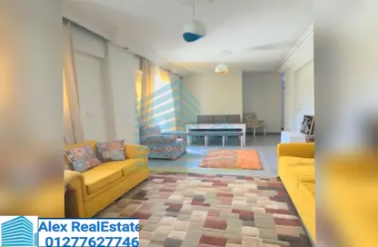 Apartment - 3 Bedrooms - 1 Bathroom for rent in Abdel Salam Aref St. - Laurent - Hay Sharq - Alexandria