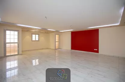 Apartment - 5 Bedrooms - 4 Bathrooms for rent in Abd Al Hameed El Deeb St. - Tharwat - Hay Sharq - Alexandria
