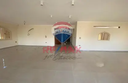 Apartment - 4 Bedrooms - 3 Bathrooms for rent in 2nd Neighborhood - 2nd Area - Shorouk City - Cairo