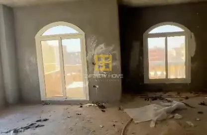 Apartment - 3 Bedrooms - 2 Bathrooms for sale in Al Narges - New Cairo City - Cairo