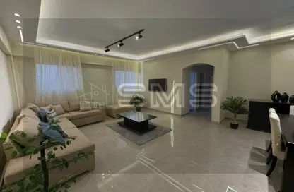 Apartment - 2 Bedrooms - 1 Bathroom for rent in Orouba Axis - Area A - Ganoob El Acadimia - New Cairo City - Cairo