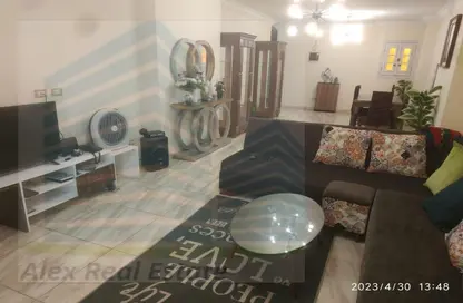 Apartment - 3 Bedrooms - 1 Bathroom for rent in Al Geish Road - Cleopatra - Hay Sharq - Alexandria