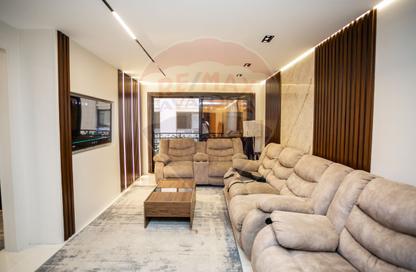 Apartment - 2 Bedrooms - 2 Bathrooms for sale in Smouha - Hay Sharq - Alexandria