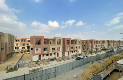 تاون هاوس - 3 غرف نوم - 4 حمامات للبيع في ديستريكت 5 - كمبوندات التجمع الخامس - التجمع الخامس - مدينة القاهرة الجديدة - القاهرة