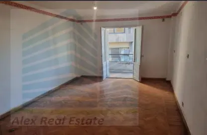 Full Floor - Studio - 2 Bathrooms for rent in Omar Lotfy St.   Mahatet Al Raml Square - Raml Station - Hay Wasat - Alexandria