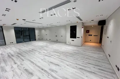 Office Space - Studio - 1 Bathroom for rent in Hyde Park Business District Mall - South Teseen St. - The 5th Settlement - New Cairo City - Cairo