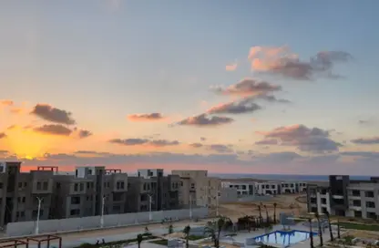 (بنتهاوس  (روف - 2 غرف نوم - 2 حمامات للبيع في جايا - راس الحكمة - الساحل الشمالي