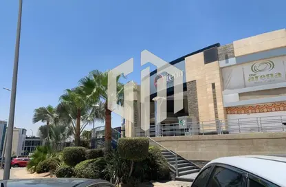 محل تجاري - استوديو للايجار في شارع التسعين الجنوبي - التجمع الخامس - مدينة القاهرة الجديدة - القاهرة