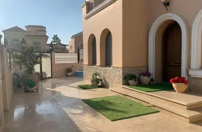 فيلا - 5 غرف نوم - 5 حمامات للبيع في فيلدج ويست - كمبوندات الشيخ زايد - الشيخ زايد - الجيزة