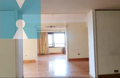 Apartment - 3 Bedrooms - 2 Bathrooms for sale in Al Bahr Al Aazam  St. - Giza District - Ganoub El Giza - Giza