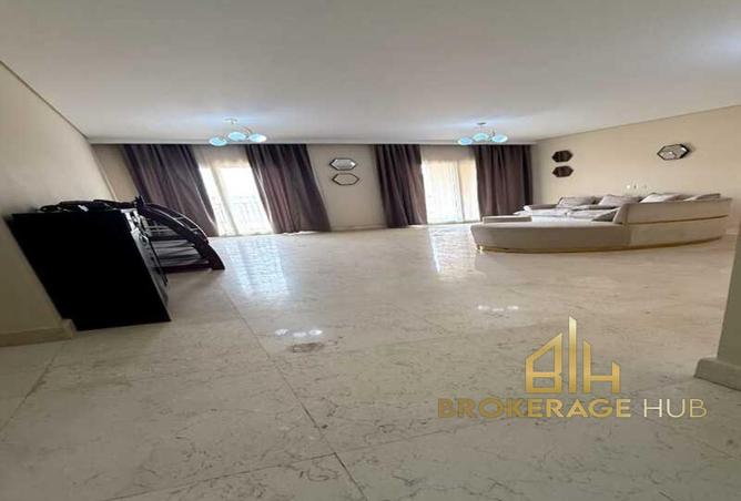 8046745 - Property Image 2