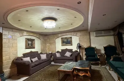 Apartment - 3 Bedrooms - 2 Bathrooms for sale in Anwar Al Mufti St. - 1st Zone - Nasr City - Cairo