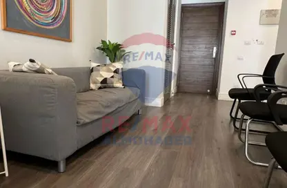 مساحات مكتبية - استوديو - 2 حمامات للايجار في ذا كورت يارد - الحي الثاني عشر - الشيخ زايد - الجيزة