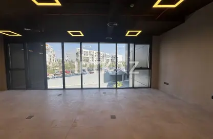 Office Space - Studio - 1 Bathroom for rent in Hyde Park Business District Mall - South Teseen St. - The 5th Settlement - New Cairo City - Cairo