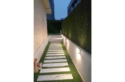 شقة - 2 غرف نوم - 1 حمام للبيع في جاليريا  مون فالى - المستثمرين الجنوبية - مدينة القاهرة الجديدة - القاهرة