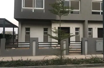 Twin House - 4 Bedrooms - 5 Bathrooms for sale in Etapa - Sheikh Zayed Compounds - Sheikh Zayed City - Giza