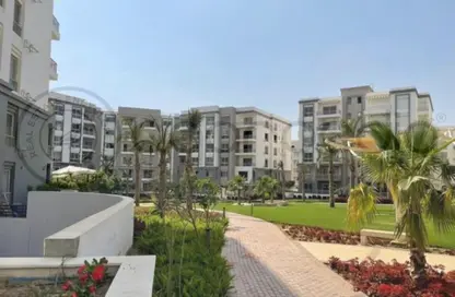 Apartment - 3 Bedrooms - 3 Bathrooms for sale in Hyde Park - New Cairo City - Cairo