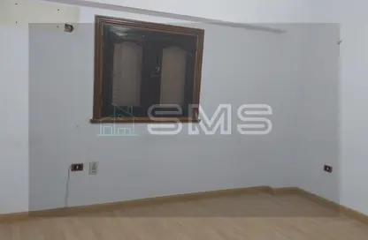 فيلا - 3 غرف نوم - 2 حمامات للايجار في مسجد فاطمة الشربتلي - الحي الثالث - التجمع الخامس - مدينة القاهرة الجديدة - القاهرة